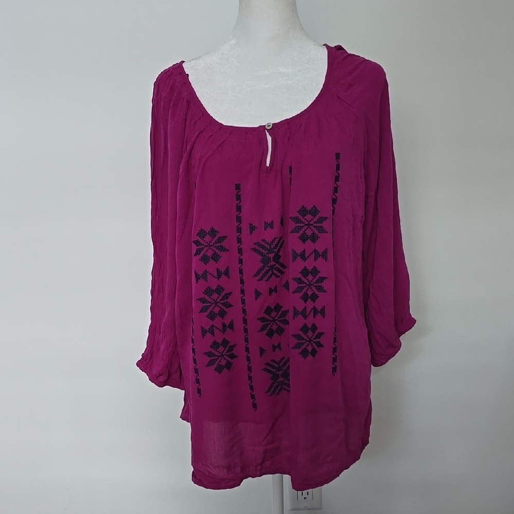 New Directions Magenta Tunic with Navy Geometric Design
